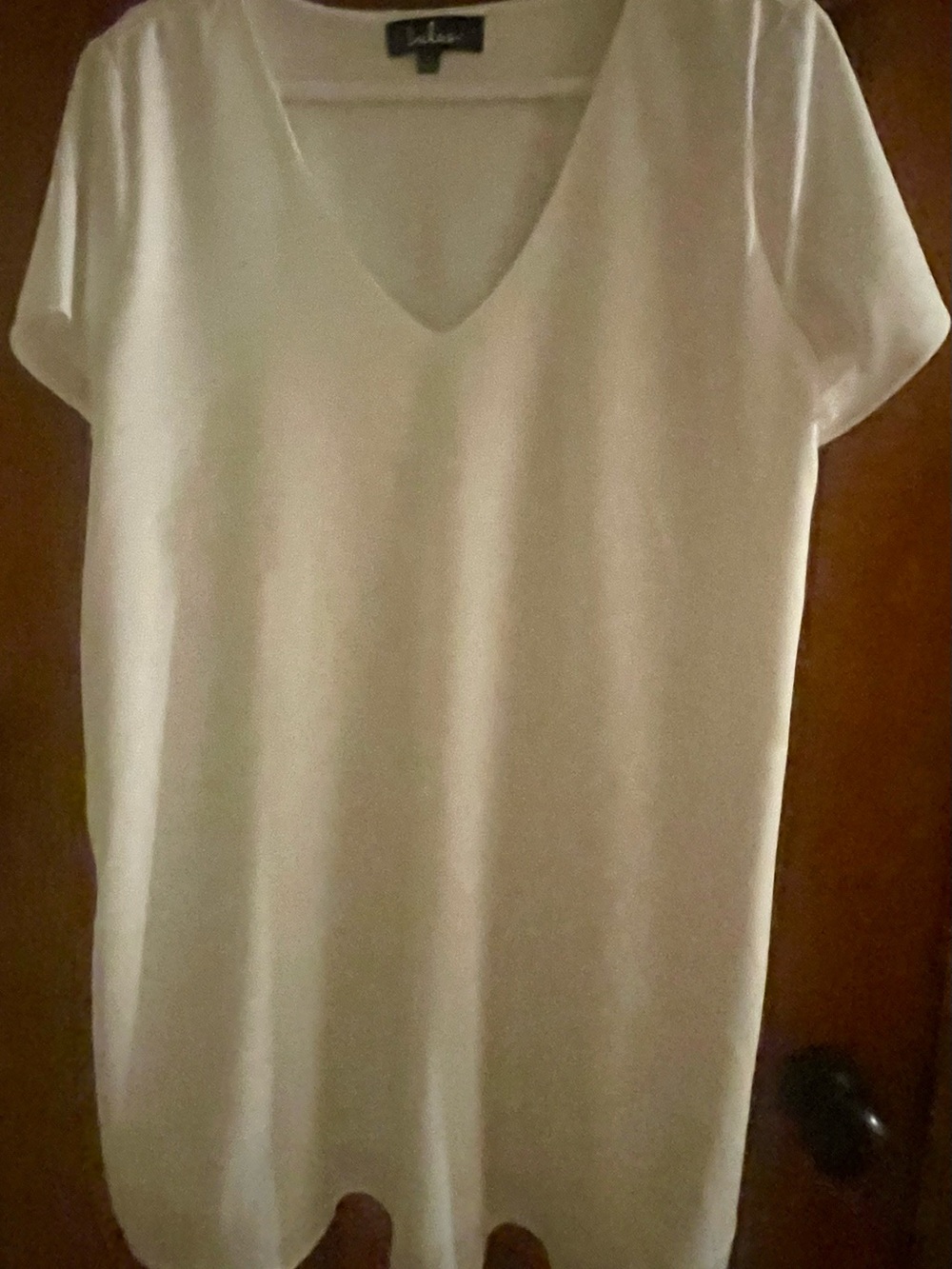 Ulu White V-Neck Short Sleeve Women's Tee